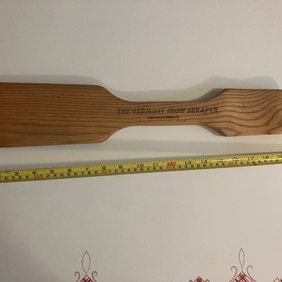 The Vermont Snow Scraper - Oak, 20.1" x 4" x 0.7" Windshield Cleaner - Picture 8 of 9